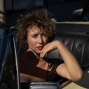 Meet your Posher, Ariana